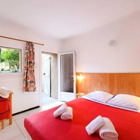 홀리데이파크 Village Les Bories Niozelles